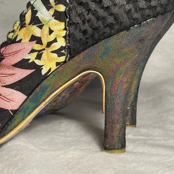 Irregular Choice VTG “Bloxy” pumps,black/tropical print,T strap,metallic heel, 8 - Picture 8 of 14